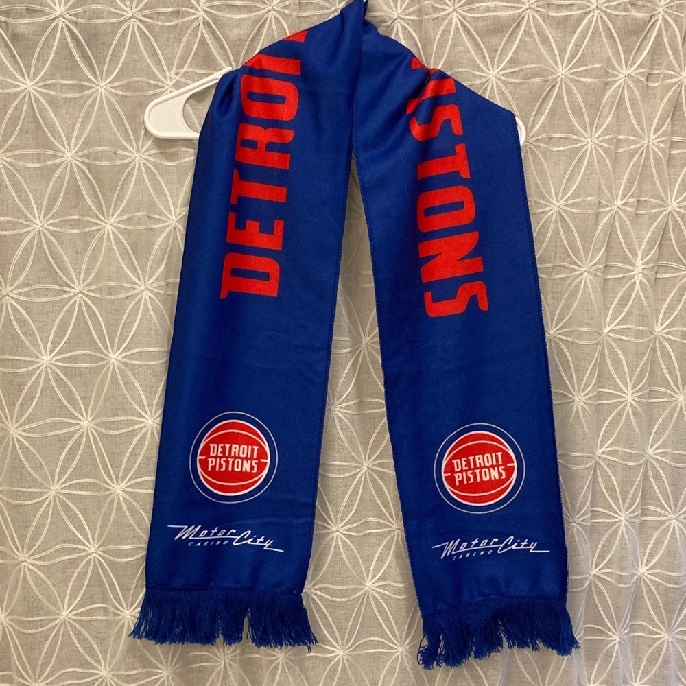 Detroit Pistons Scarf